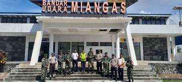 Patroli Polri dan TNI di Ujung Utara NKRI