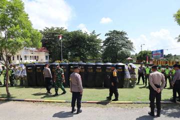 Sinergi TNI - Polri Lewat Latihan Pengendalian Massa