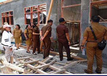 Tindak Lanjuti Pendampingan Hukum, Kajari Tinjau Renovasi Sekolah
