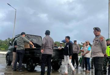  Debarkasi Logistik Pilkada di Pulau Terluar