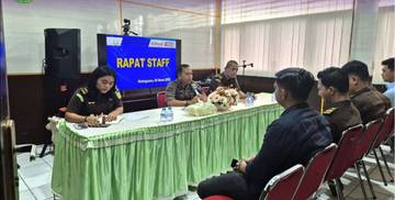 Kajari Talaud Pimpin Rapat Staff dan Dinamika Kelompok