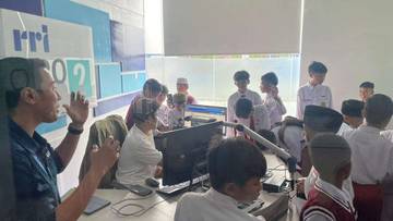 Out Study SD Muhammadiyah: Belajar di RRI Tarakan