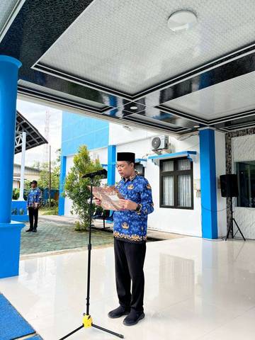Kepala RRI Tarakan Pimpin Upacara Bendera Hari Kesadaran Nasional 