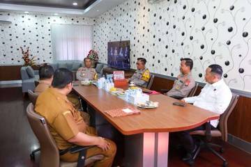 Potret Serah Terima Hibah Gedung Malaria Center Ternate