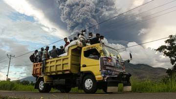 Potret Letusan Gunung Lewotobi Laki-Laki di NTT