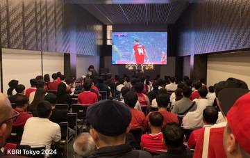 Para Suporter Indonesia Nobar Indonesia-Jepang di KBRI Tokyo