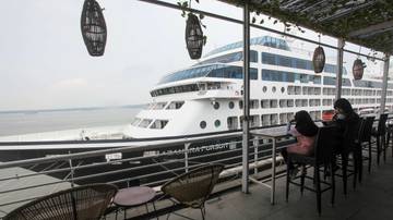 Sejumlah Kapal Pesiar Sambangi Surabaya