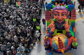 Serunya Parade ‘Blacks and Whites’ di Kolombia
