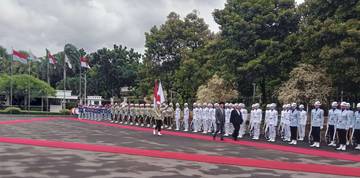 Menhan RI Terima Kedatangan Menhan Jepang di Jakarta