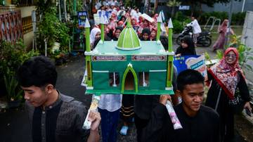 Parade to Welcome Ramadan in Banten