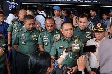 Indonesian Armed Forces Commander Says Active Soldiers Who Occupy Civilian Positions Must Resign