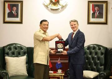 Indonesian Defense Minister and Australian Ambassador Discuss Cooperation