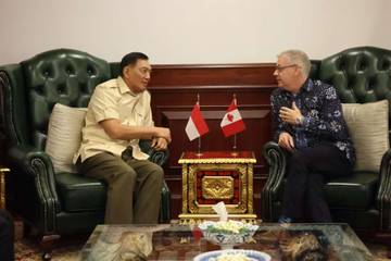 Defense Minister Sjafrie Receives Canadian Ambassador Discuss Cooperation