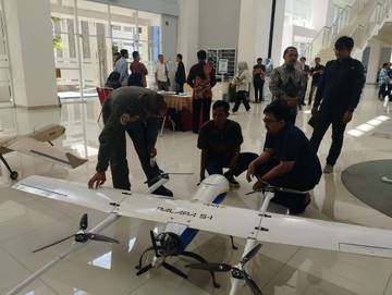 Palapa S1, Pesawat tanpa Awak karya Guru Besar UGM