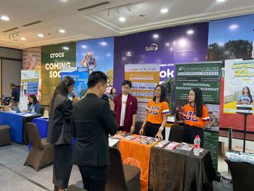 Kinderstation Highschool Gelar Edu Fair di Plaza Ambarrukmo