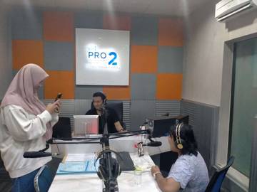 Helena Yenny Finalis Bintang Radio Yogyakarta Siaran Bareng di Pro2 Jogja