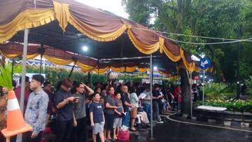 Diguyur hujan, Misa Jumat Agung di Gereja Kotabaru tetap Khidmat 