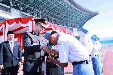Anggoro Sukartono Pimpin Peringatan Hardiknas