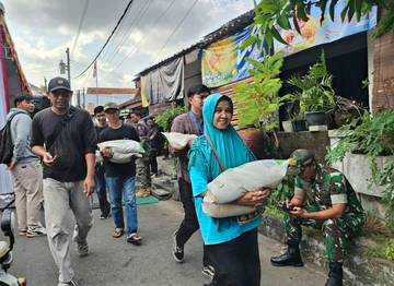 Warga DIY Menikmati Bantuan Pangan Beras dari Bulog