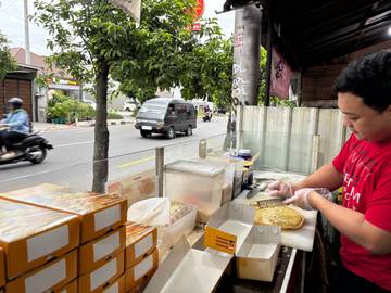 Serunya melihat Proses Pembuatan Martabak di Yogyakarta