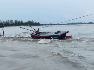 Kapal Boat Nelayan Kembali Karam di Muara Kuala Gabi Singkil
