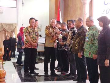 Pelindo Regional 3 Menerima Tiga Anugerah CSR Award 2023