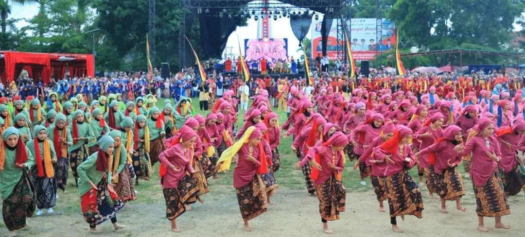 Makna Tari Massal Lah Ya Mule Sungai Penuh - RRI.co.id