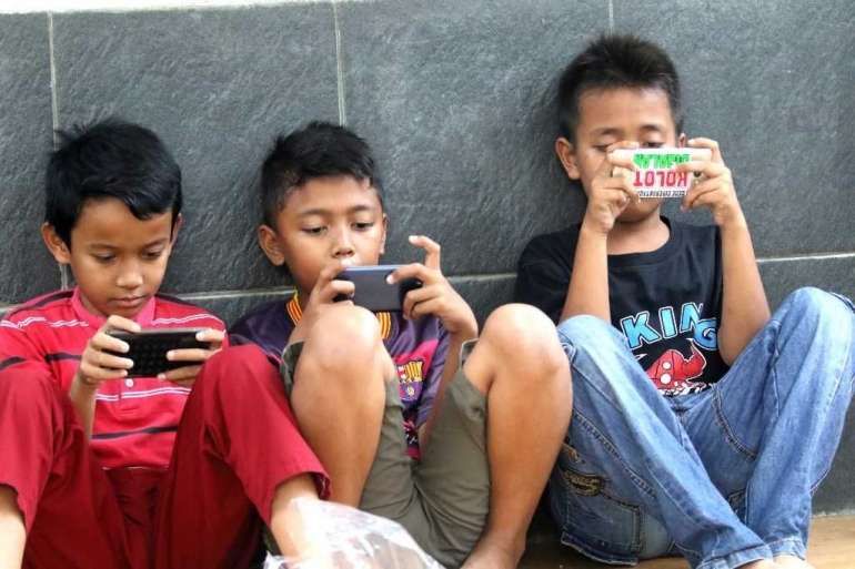 Gadget Pengaruhi Tumbuh Kembang dan Perilaku Anak 
