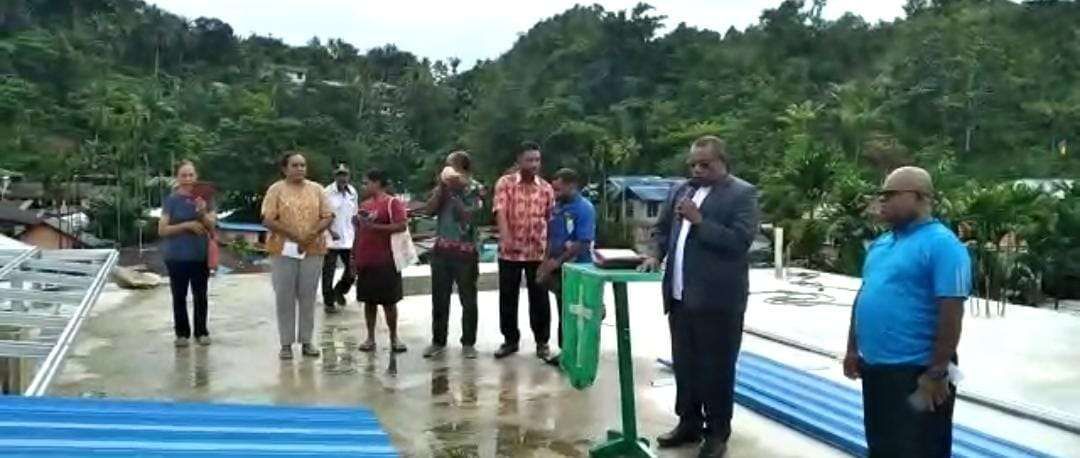 Pemasangan Atap Pembangunan GKI Viadolorosa Polimak IV 