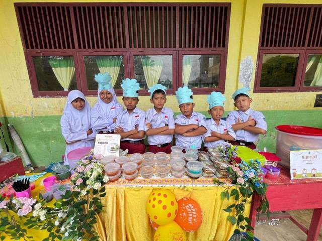 Jajanan Khas Nusantara Laris Manis di Pentas Seni