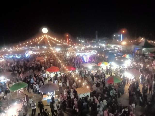 Wahana Pasar Malam di Aceh Singkil Diserbu Pengunjung