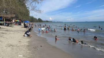 Pantai PCI Singkil Utara Menjadi Destinasi Wisata Favorit di Awal Tahun