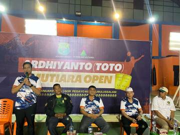 Puluhan Atlet Ramaikan Turnamen Bulutangkis Ardhiyanto Mutiara Open 