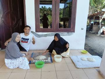 Camilan Rangginang di Singkil Banjir Permintaan