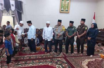 Bupati Aceh Singkil Santuni Yatim-Piatu dan Duafa