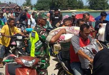 Babinsa Kawal Aktivitas Wisatawan di Pulau Banyak