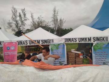 Lapak Bazar UMKM di Singkil Diserbu Pengunjung 
