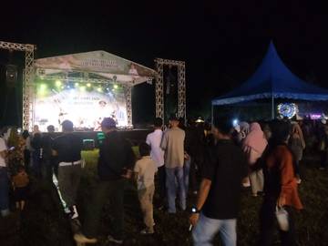 Warga Singkil Antusias Saksikan Lomba Tari Ambek-ambekan
