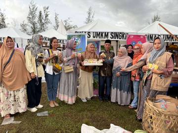 Wabup Kunjungi Kuliner “Mie Rame” Bazar UMKM Singkil