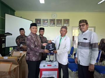  Jemaah Haji Subulussalam Terima Perlengkapan Haji