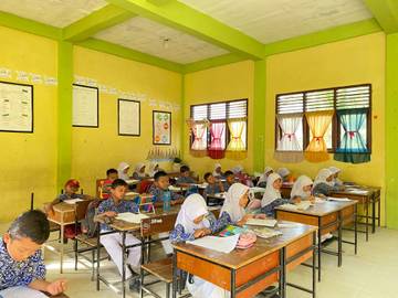 Siswa SD di Singkil Hadapi Ujian Semester