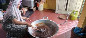 Begini Proses Pembuatan Wajik Pulut