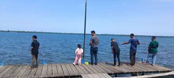 Akhir Pekan, Warga Singkil Padati Spot Mancing
