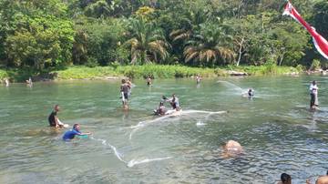 Semarak HUT RI, Warga Subulussalam Lomba Jala Ikan