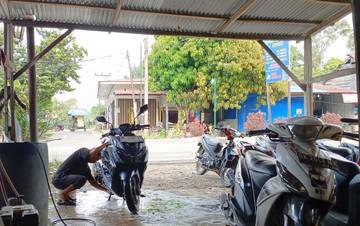 Cuaca Terik, Jasa Doorsmeer di Subulussalam Raup Untung