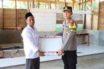 Polres Singkil Peduli Dunia Pendidikan 