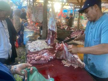 Jelang Ramadan, Harga Daging di Singkil Masih Stabil 