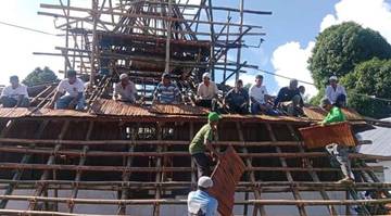 Masjid Tua Wapaue, Penjaga Waktu Tak Tergoyahkan