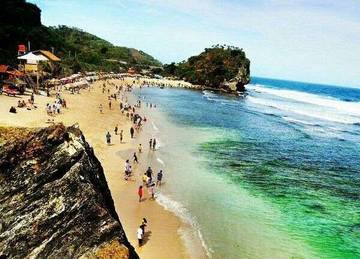 Dampak Kebijakan dan Penurunan Kelas Menengah pada Pariwisata