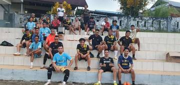 Rawat Silaturahim, Kalesang FC Bukber Usai Duel Bola